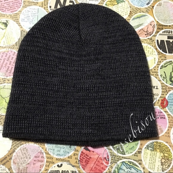 x7HP! ❄️Kids Beanie + Gloves Set🧤 —PRICE FIRM— - Picture 2 of 6